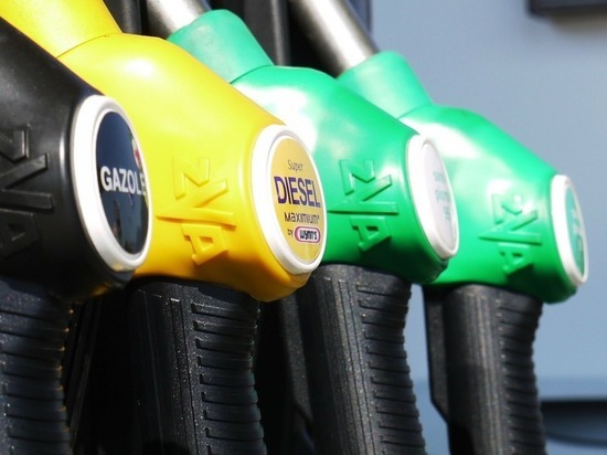 В Хакасии за неделю выросла цена на все марки бензина и дизтопливо
