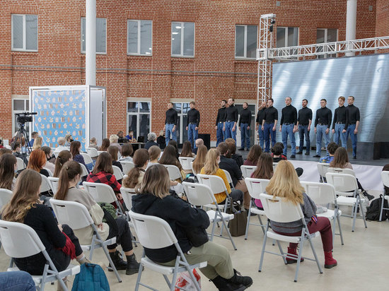 Туляки из Центра реабилитации наркозависимых показали спектакль "Наш Высоцкий"