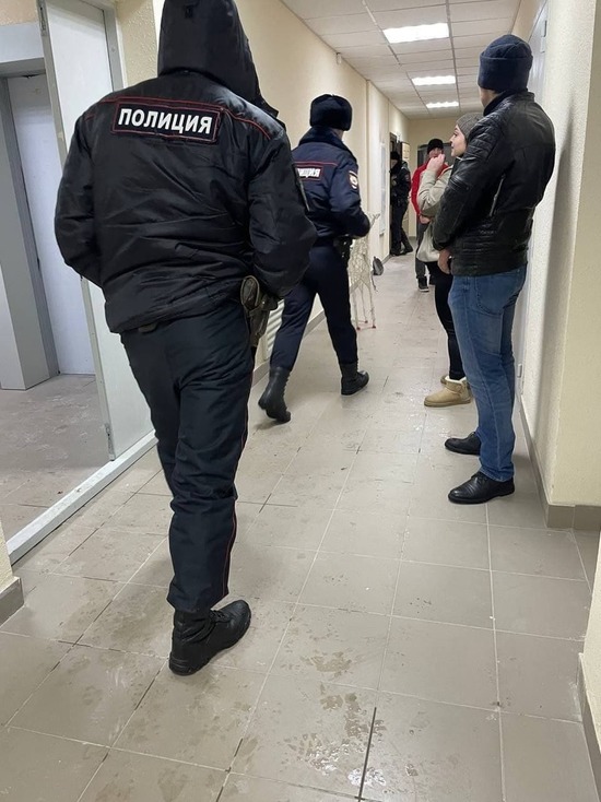 В центре Волгограда мужчина разбил нос полицейскому после погрома