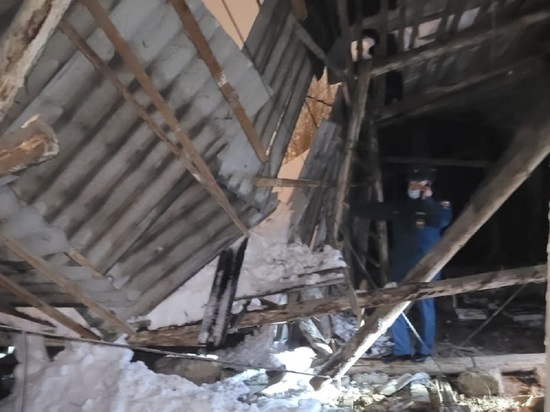 Опоры ранее рухнувшей крыши в жилом доме Калуги укрепят
