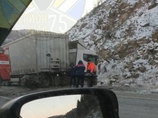 Пострадавшие в ДТП с фурой в Забайкалье находятся в удовлетворительном состоянии