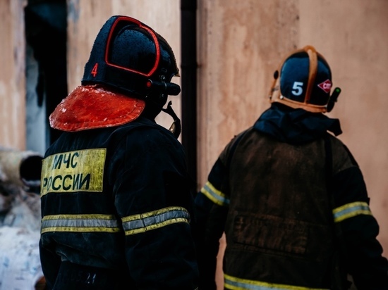 Спасатели в Тверской области вынесли из огня мужчину