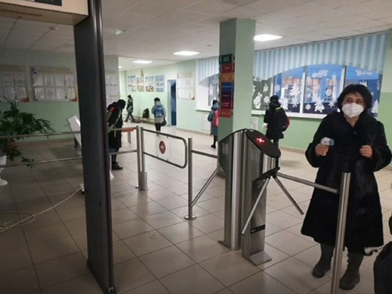 Белгородские власти не планируют переводить школы на дистанционный формат обучения