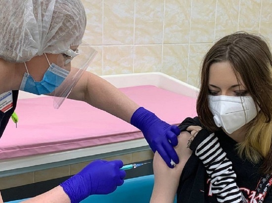 Главный профилактолог Ямала Токарев рассказал о самочувствии дочери-подростка после вакцинации от коронавируса и опасности инфекции для детей