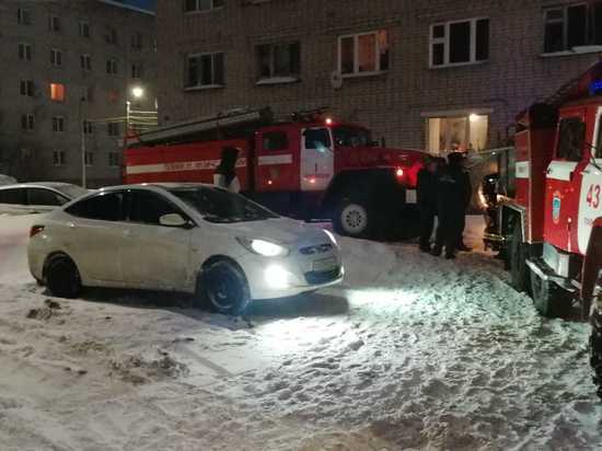 На пожаре в Покрове спасли трех человек