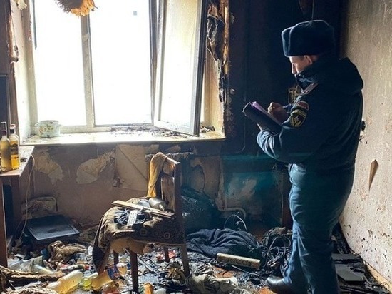 12 жителей из горящего многоквартирного дома эвакуировали в Сарапуле