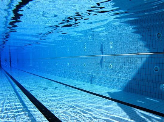 Бассейн с передвижным бортом открыли для будущих олимпийских чемпионов в Кингисеппе