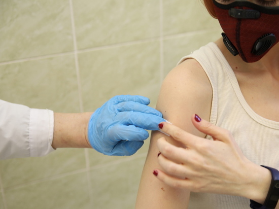 В Калининграде очередь на вакцинацию от ковида из подростков насчитывает свыше 60 желающих