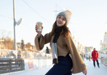 Фигуристка Евгения Медведева рассказала подписчикам в соцсетях, как ей пришлось иметь дело с китайским роботом-разносчиком еды в Пекине