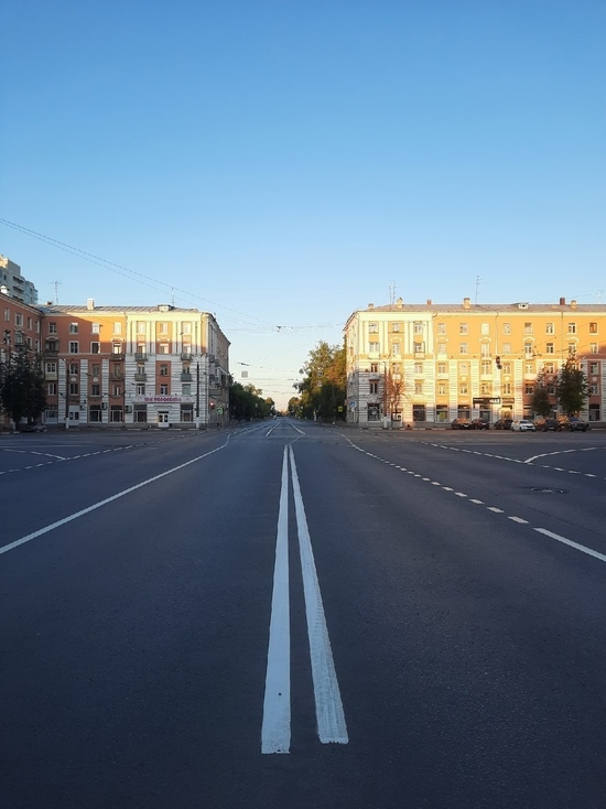 Улица Орджоникидзе. Парк Победы Тверь. Проспект Победы Тверь. Люди на улице Тверь.