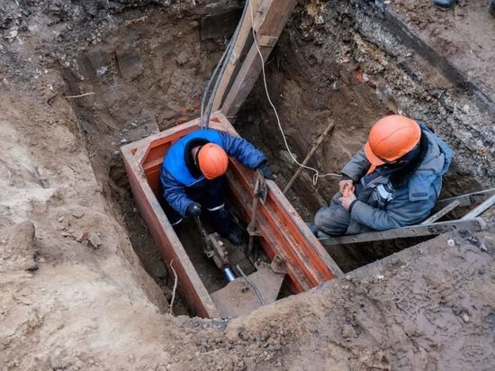 В Краснооктябрьском районе Волгограда ремонтируют водовод после аварии