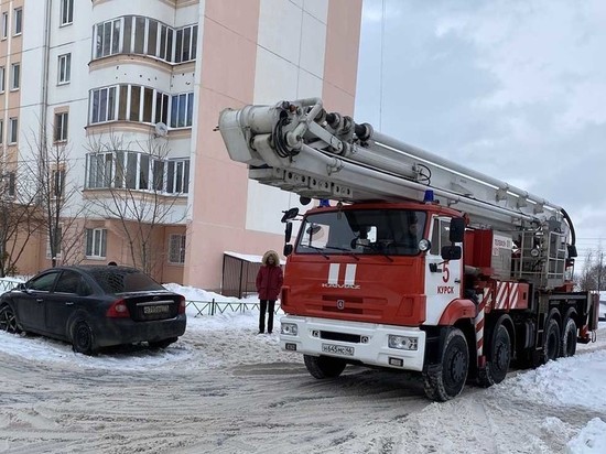 В Курске пожарные проверили возможность проезда спецмашин во дворах многоэтажек
