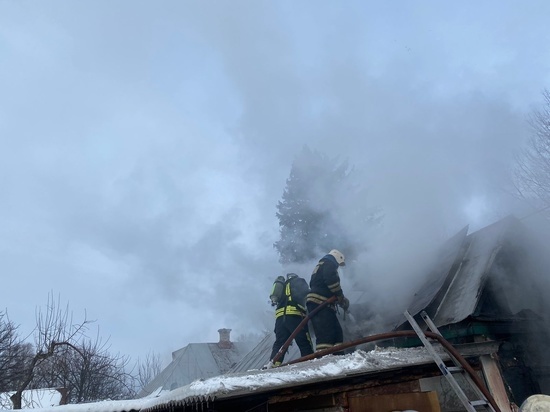 В Курске сгорел жилой дом на 2-ой Силикатной улице