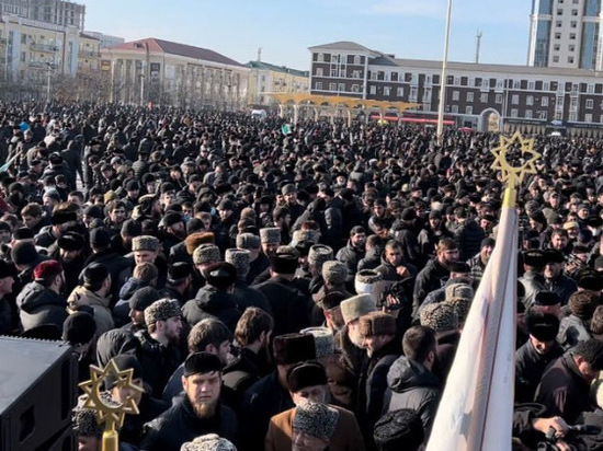 Кадыров показал видео с многотысячного митинга в Грозном