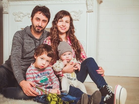 Югорским семьям с двумя детьми выплатят по 600 тысяч рублей