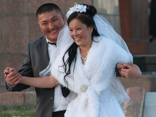 В Кыргызстане в День всех влюбленных планируют пожениться 177 пар