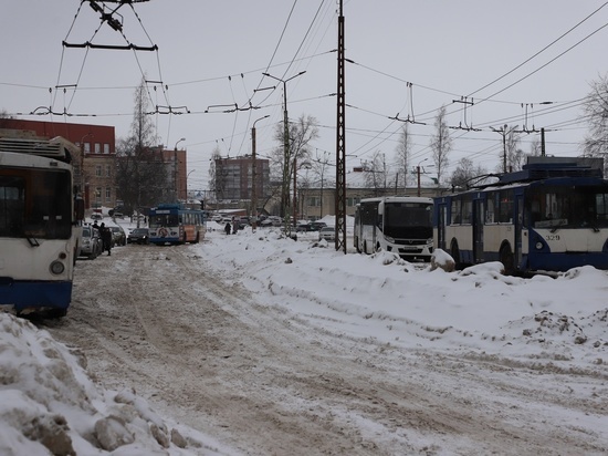 Водители троллейбусов Петрозаводска пожаловались на несоблюдение правил ПДД