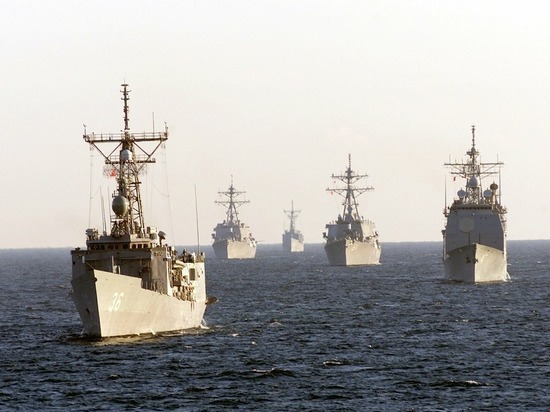 Отряд из шести российских военных кораблей прибыл в Сирию