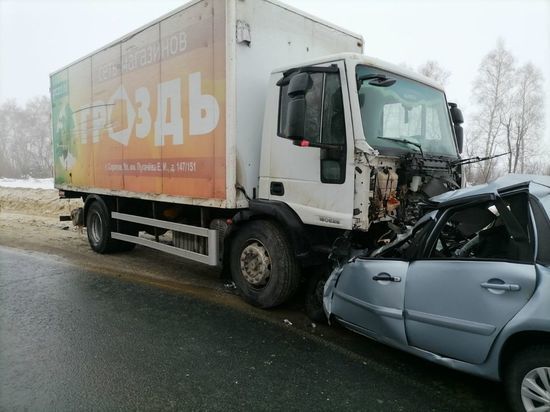 Под Саратовом в автокатастрофе погибли два человека