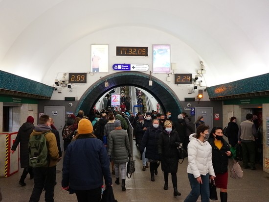 Дополнительные штрафы могут ввести в петербургском метро за отказ надеть маску