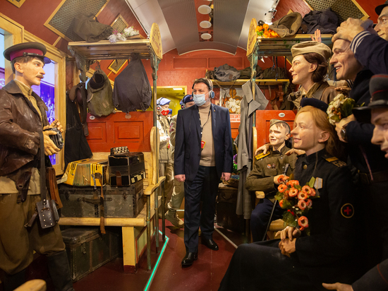 Мэр Ставрополя побывал на экскурсии «Поезд Победы»