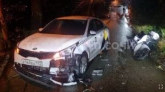 Мопед врезался в такси в Сочи