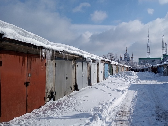Обстрел Донецка вызвал пожар в гаражном кооперативе