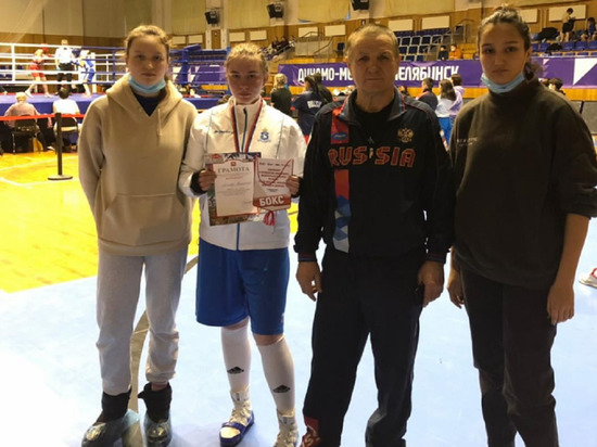 Все виды медалей на чемпионате и первенстве Урала взяли боксерши из ЯНАО