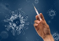 Отказ от вакцинации против коронавируса не может стать причиной увольнения с работы, но в некоторых случаях является поводом для отстранения от нее