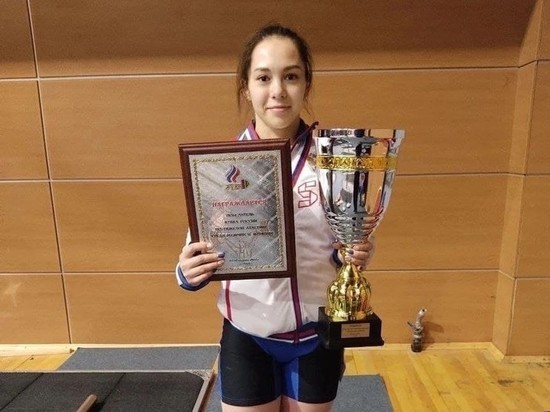 Омичка Ольга Тё завоевала золото на Кубке России по тяжелой атлетике