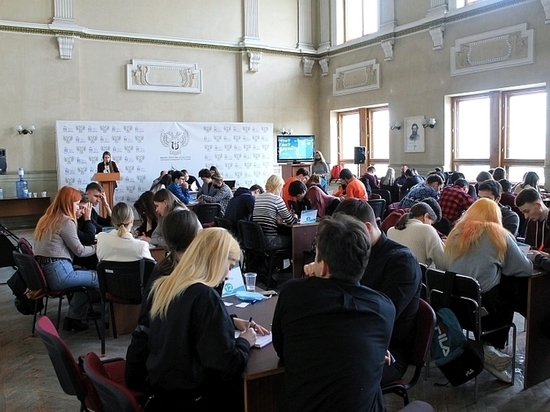 Юные умы ДНР сразились в интеллектуальном турнире