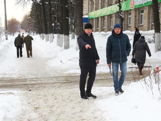 Ясинский поручил усилить работу по расчистке пешеходных зон в Рязани