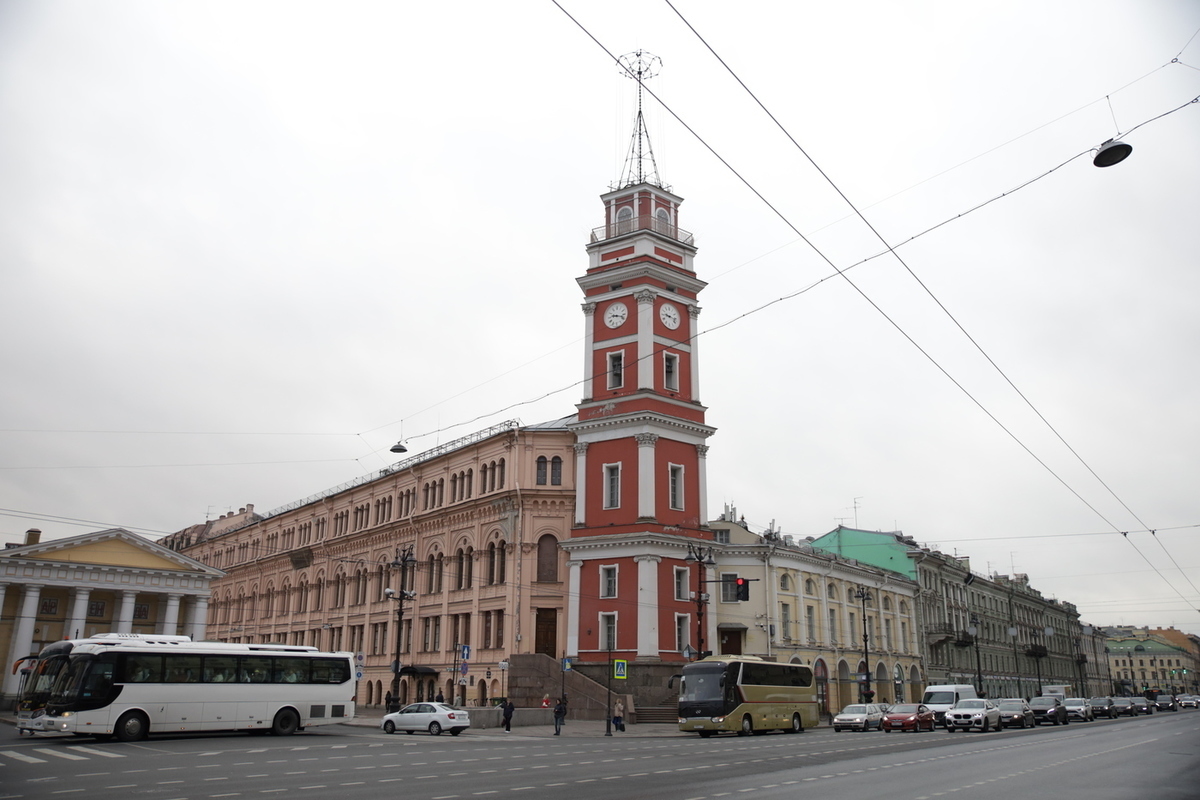 Зодчий башни городской думы у гостиного двора