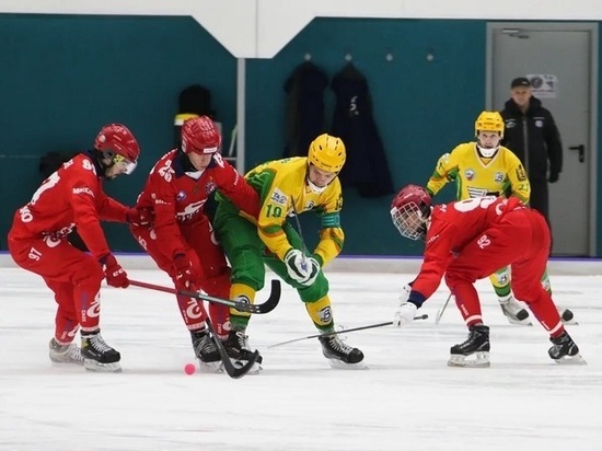 Хоккеисты «Енисея» в Красноярске разгромили лидера чемпионата России