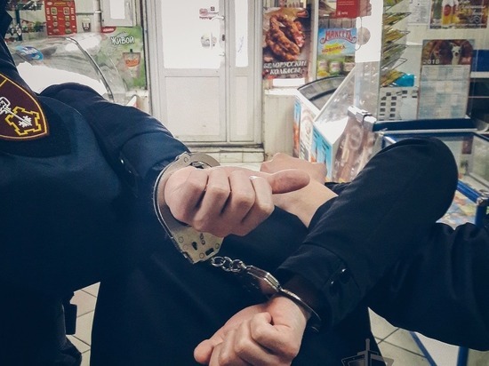 В Пензе мужчина пытался подраться с продавцом и покупателями