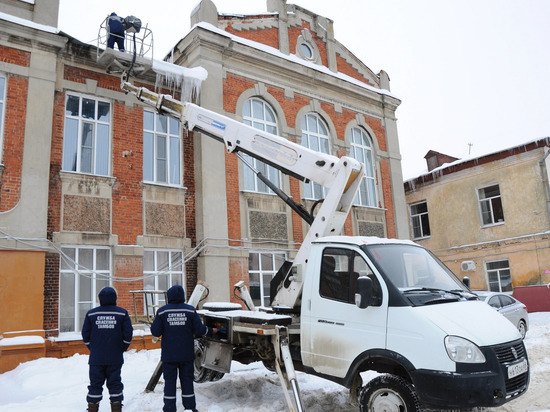 В Тамбове усилят контроль за расчисткой крыш от снега и наледи