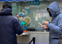 Несмотря на меры китайских властей по борьбе с коронавирусом, вспышка нового штамма «Омикрон» cказалась на Олимпиаде в Пекине