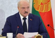 Президент Белоруссии Александр Лукашенко объявил, что к Союзному государству присоединится Армения, а лет через пятнадцать - Украина и вся Центральная Азия