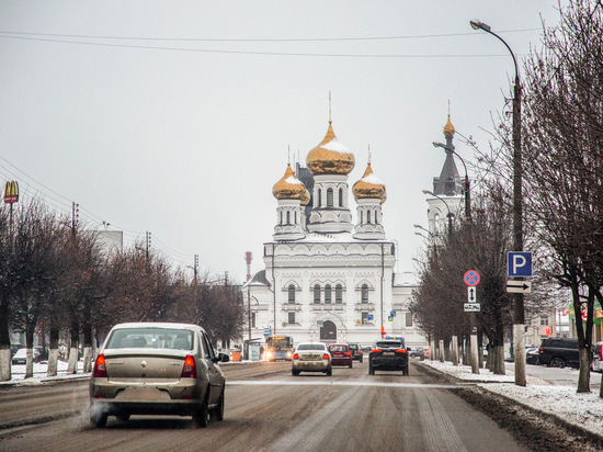 Водителей Тверской области предупредили о гололедице на дорогах