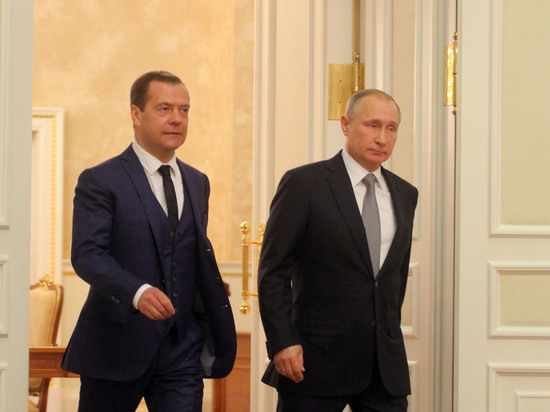 Baza: Путин поручил заняться проблемой мигрантов Медведеву