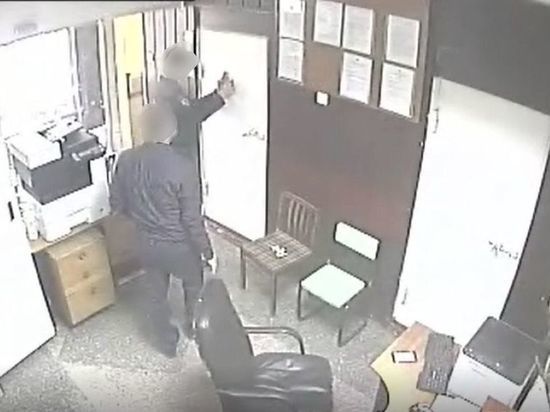 Полицейский пойдет под суд за избиение задержанного под Новосибирском