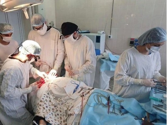 Уникальную операцию провели пациенту с онкологией в Великолукской больнице