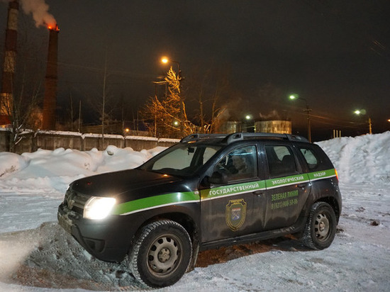 Cотрудники эконадзора проверили промзону в Гатчине после жалоб на химический запах