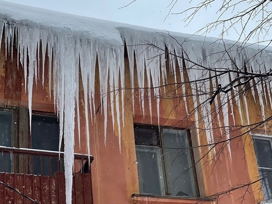 Власти Рязани усилят борьбу с сосульками из-за оттепели