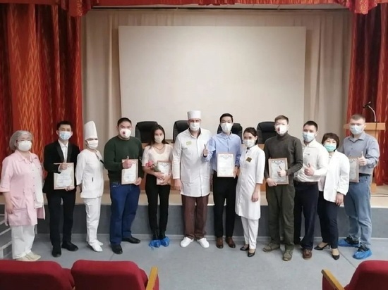 Калмыцкие студенты получили благодарственные письма