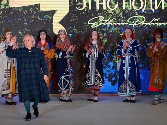 Югорская коллекция остяко-вогульских костюмов представлена на выставке в Москве