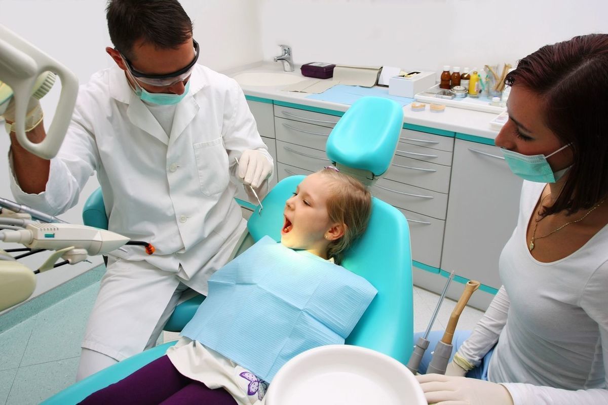В ленинградской области девочка умерла у стоматолога. Кабинет стоматолога. Местная анестезия в детской стоматологии. Стоматология рядом. Дантист стоматология СПБ.