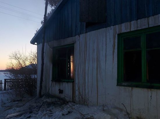 На пожаре под Новосибирском нашли тело 60-летнего мужчины