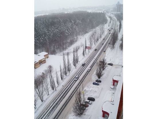 Снег в Йошкар-Оле убирают больше 80 единиц спецтехники