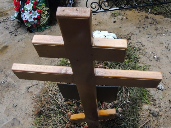 Мужчина умер на кладбище на 40-й день после смерти сына